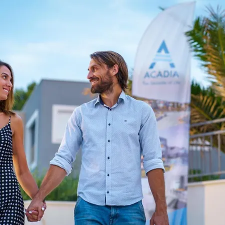 Acadia & * سلاتين
